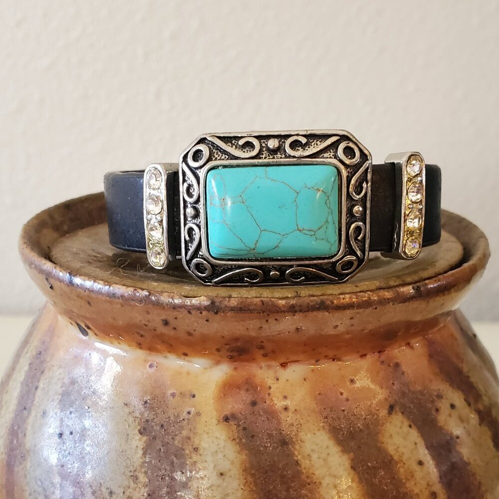 Genuine Leather and Semi-Precious Turquoise Bracelet - Picture 2 of 7